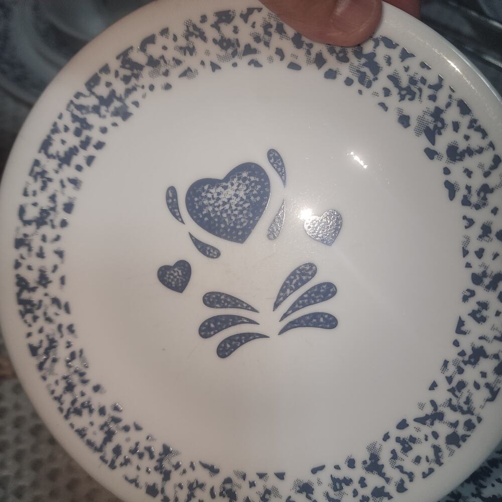 CORNING EUC BLUE HEARTS 4 PC DINNER SITTING BOWL LR PLATE SMP PLATE MUG - Picture 5 of 8